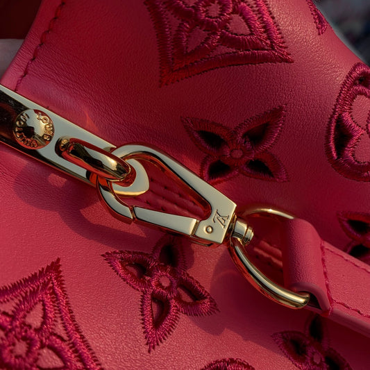 L-V Capucines M22863 SS2023