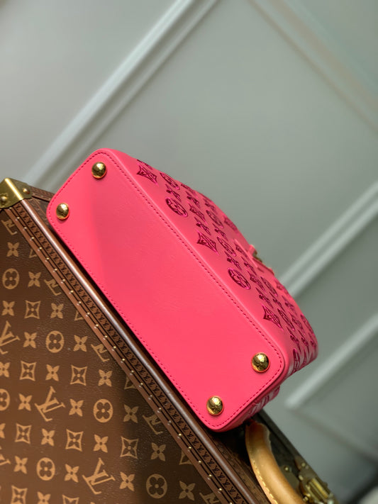 L-V Capucines M22863 SS2023