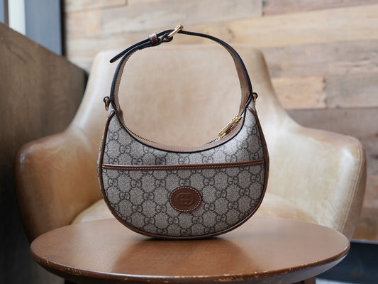 Halbmondförmige GG Mini-Tasche