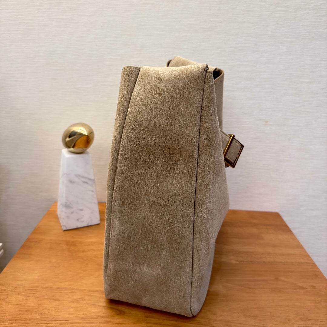 Y-SL Schultertasche Le 5 à 7 Large aus Veloursleder