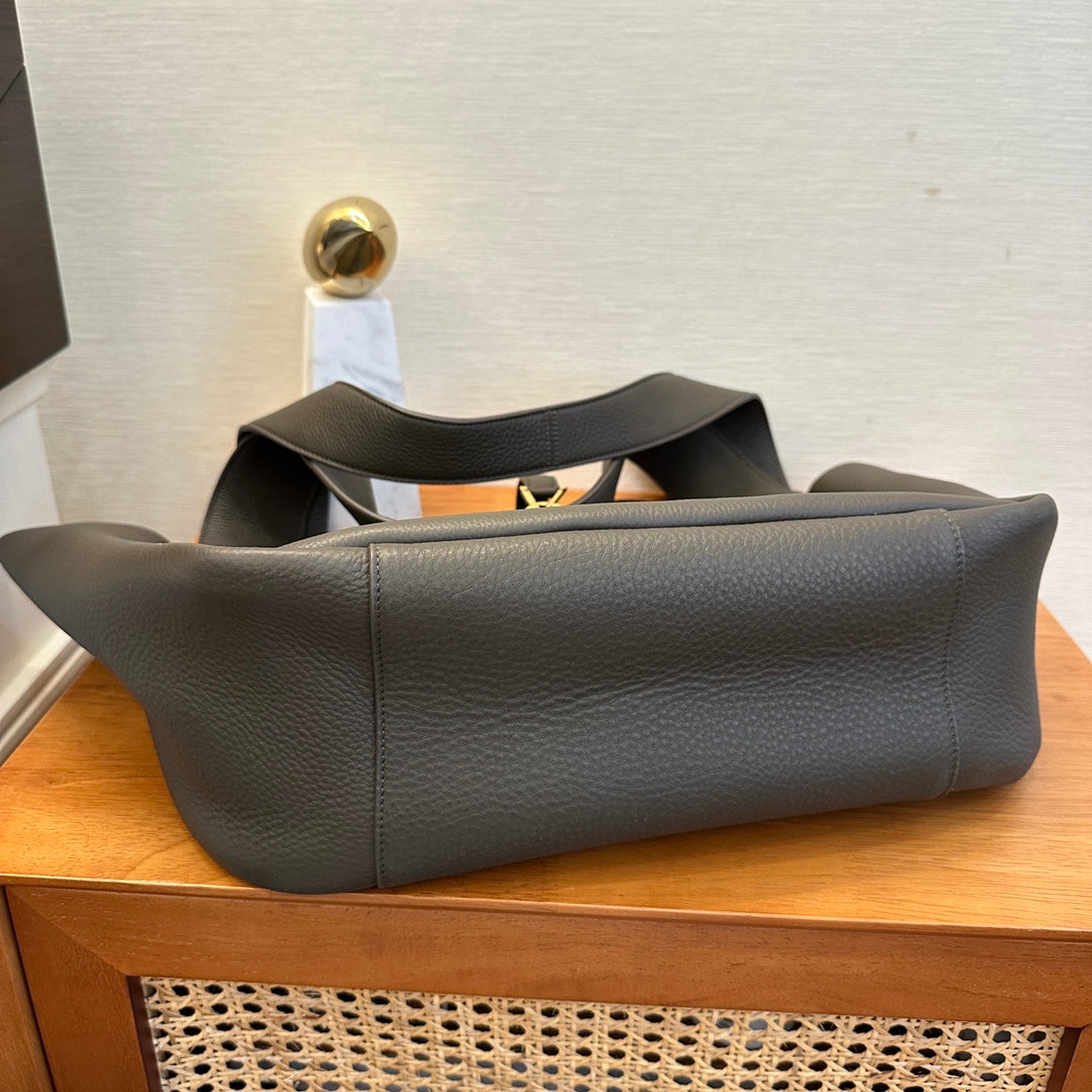 Y-SL LE 5 À 7 BEA TOTE aus weichem Hirschleder LARGE