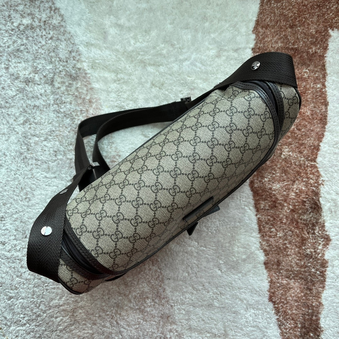 G-ucci Wickeltasche GG Supreme