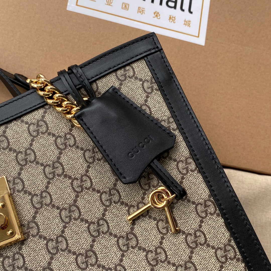 G-ucci Padlock Medium Shoulder Bag