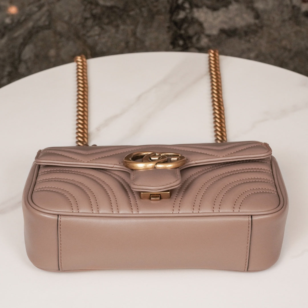 G-ucci GG Marmont small matelassé shoulder bag 26cm