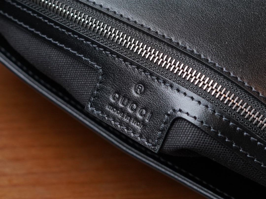 G-ucci GG Marmont small matelassé shoulder bag 26cm