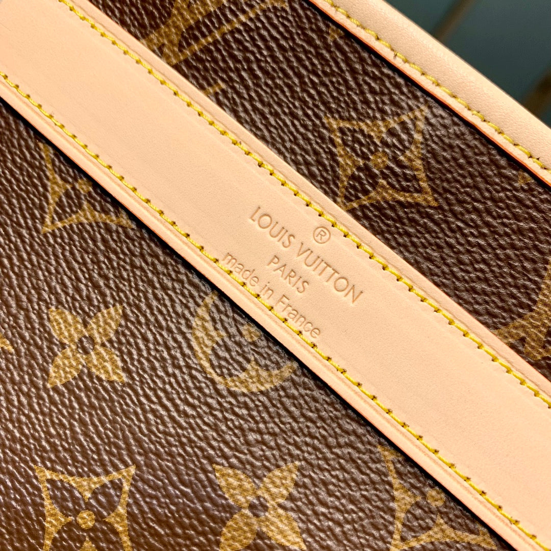 L-V Dog Carrier M41201