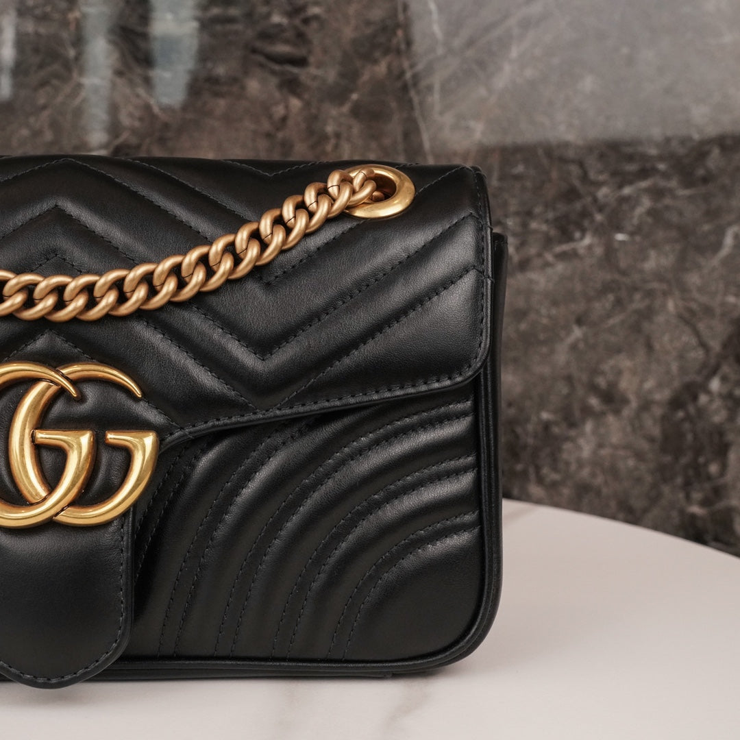 G-ucci GG Marmont small matelassé shoulder bag 26cm