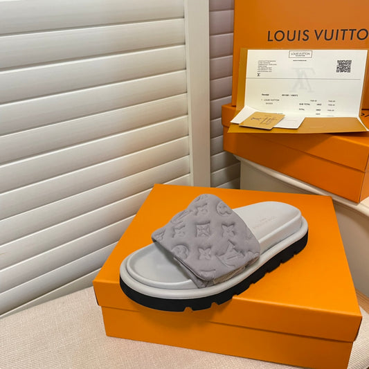 L-V Pool Pillow Comfort Mules