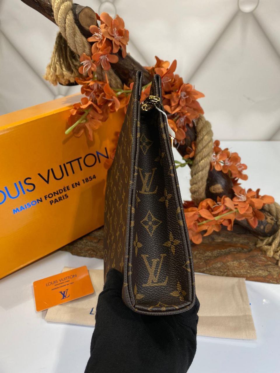 L-V Toiletry Pouch 26