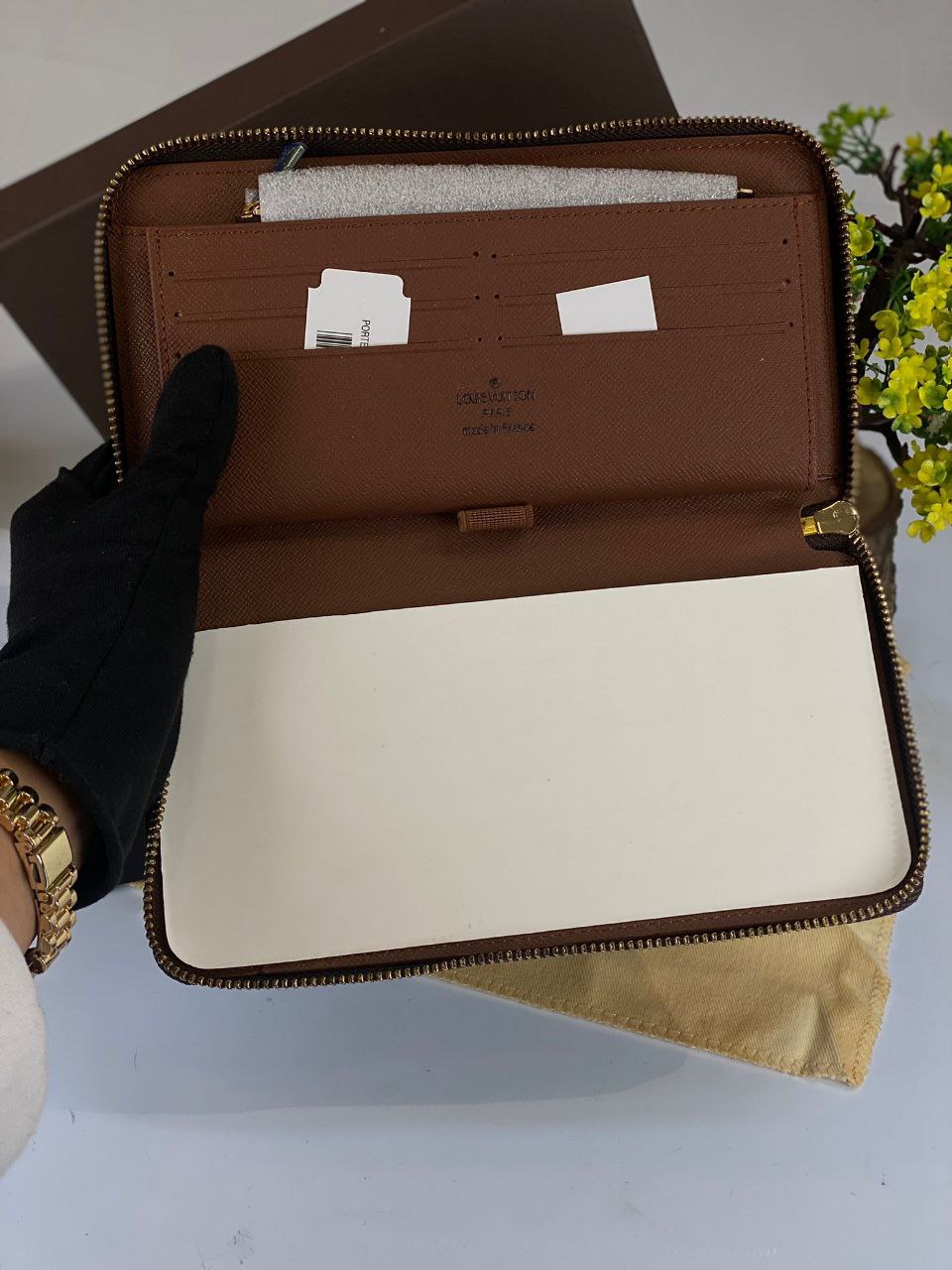 L-V Wallet Organizer