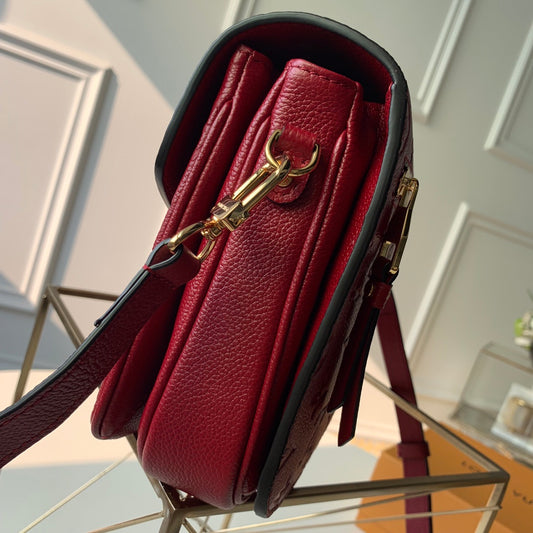 L-V Metis Pochette Empreinte Rot