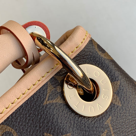 LV Artsy MM Monogram New