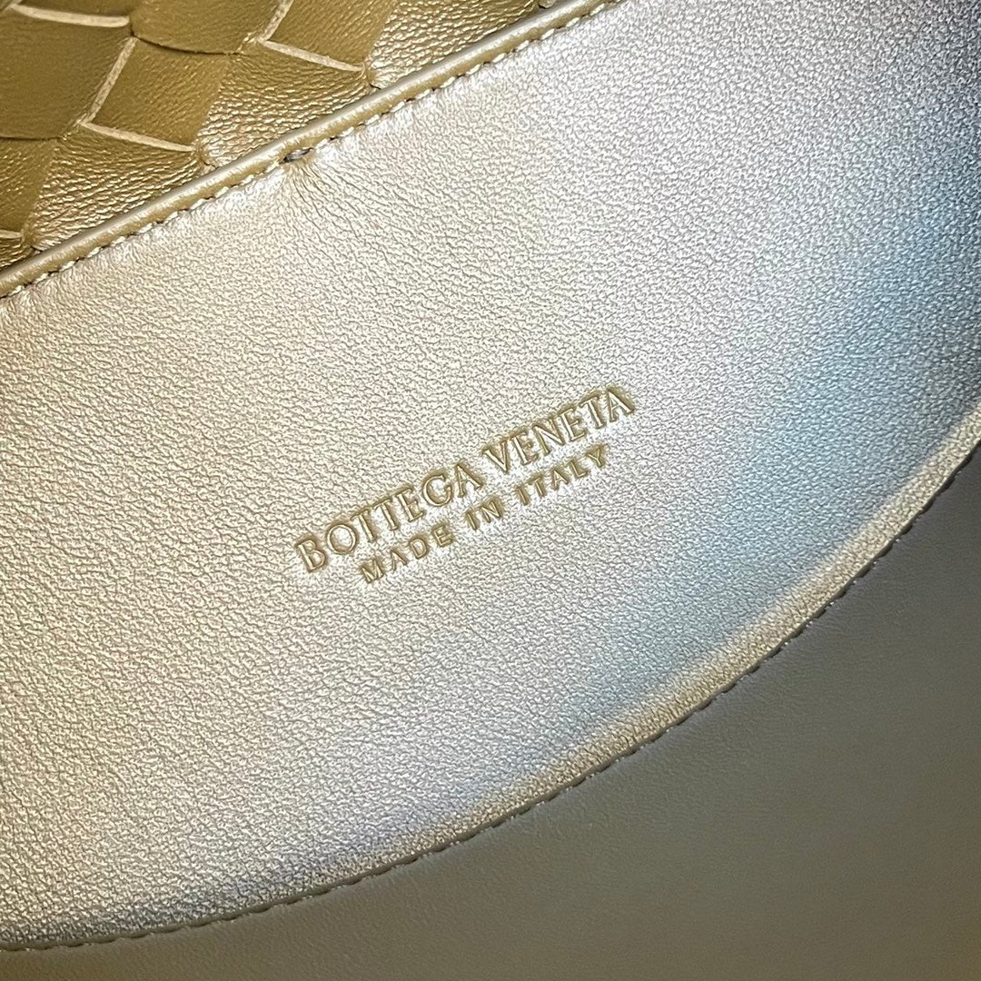 B-ottega Veneta Andiamo Bag Khaki