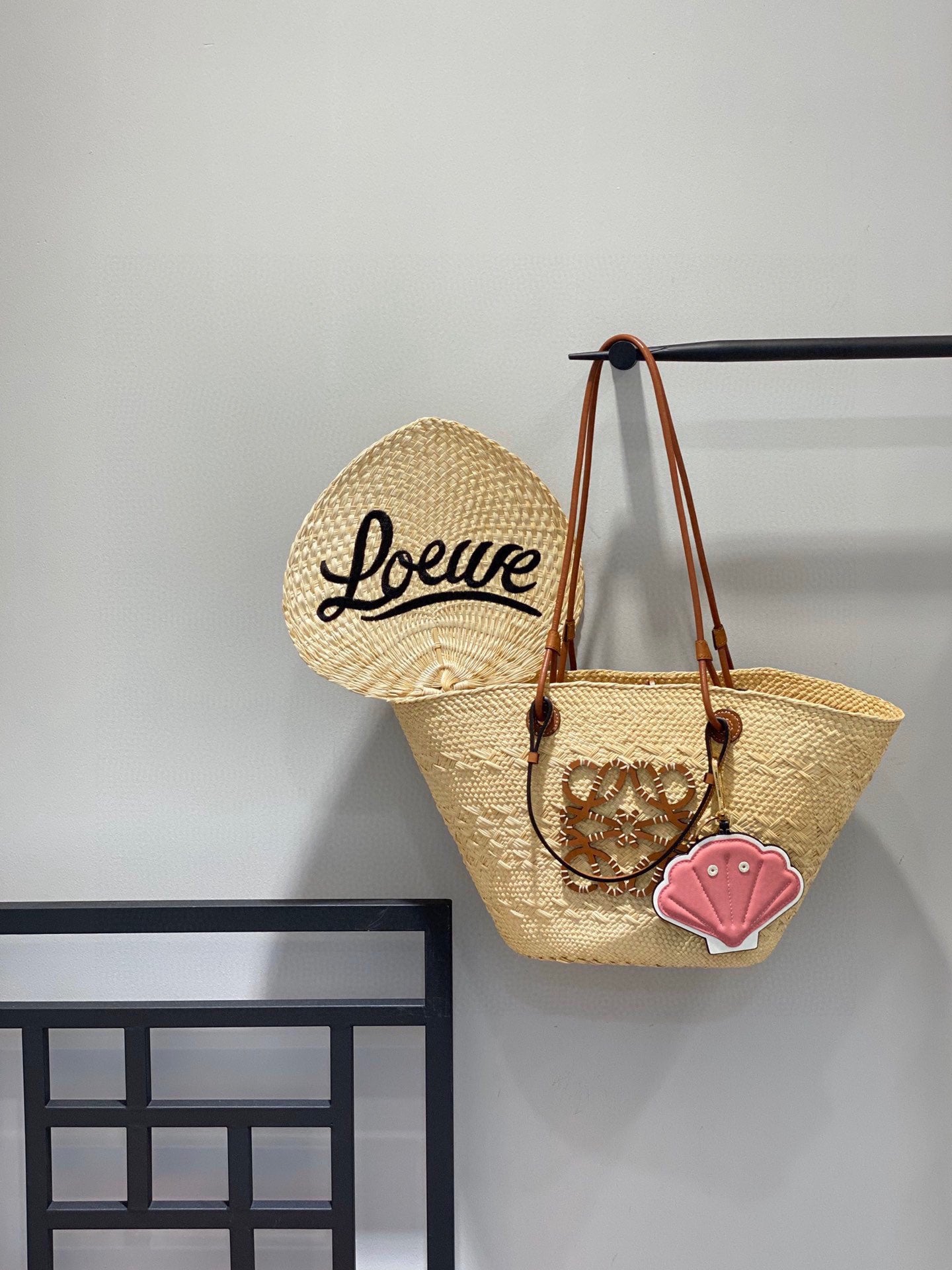 L-OEWE BASKET BAG