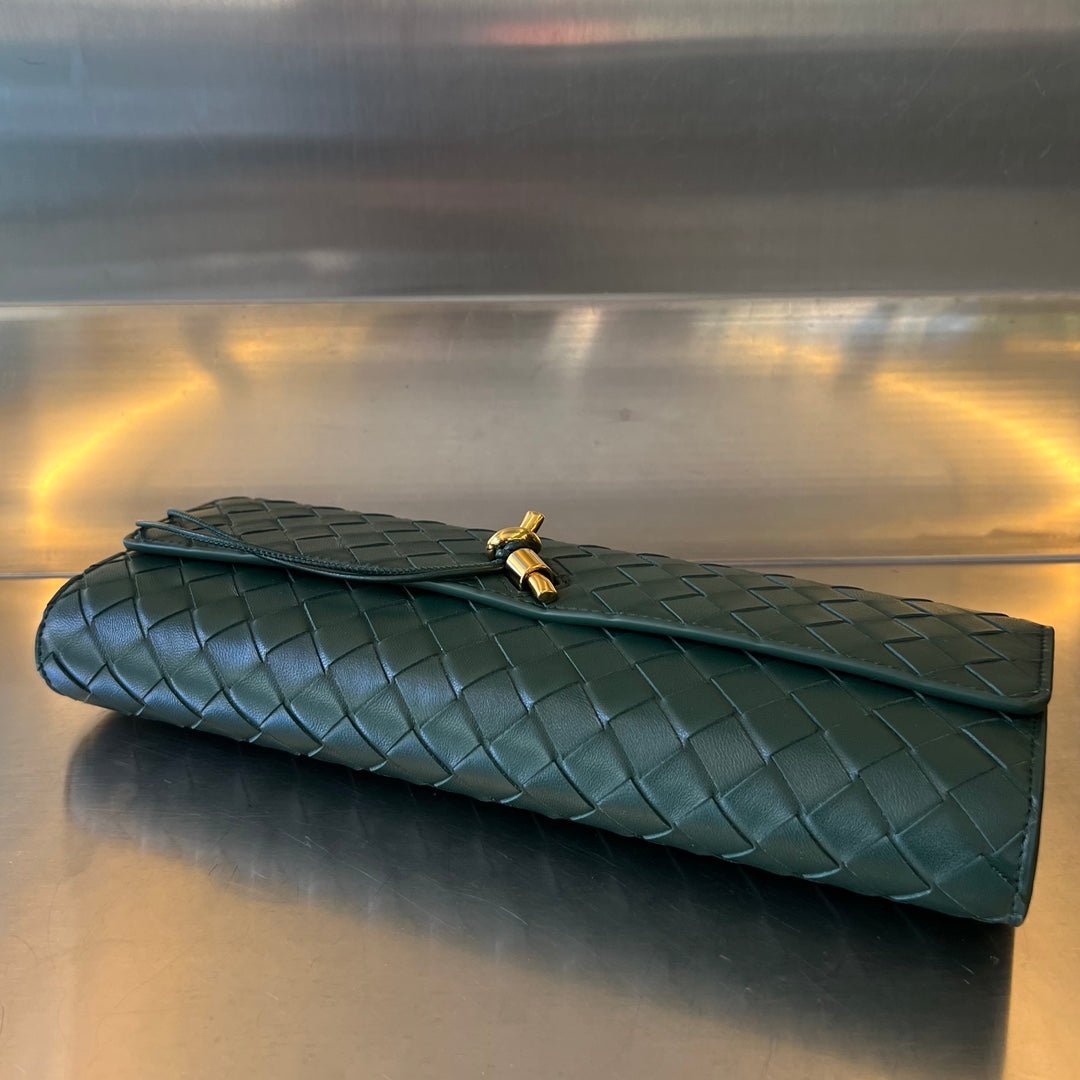 B-ottega Veneta Andiamo Intreccio Clutch