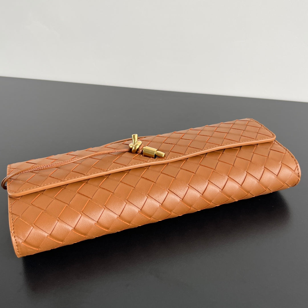 B-ottega Veneta Andiamo Clutch