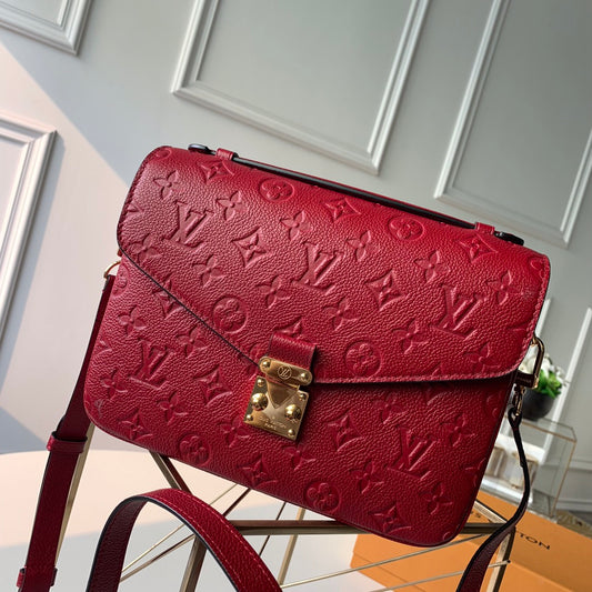 L-V Metis Pochette Empreinte Rot