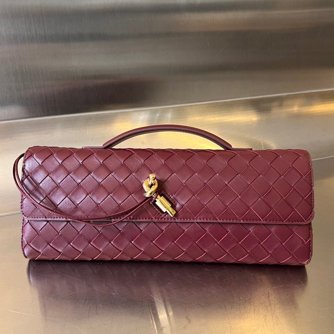 B-ottega Veneta Andiamo Intreccio Clutch Weinrot