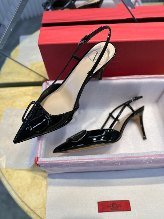 V-alentino Vlogo Signature Pumps