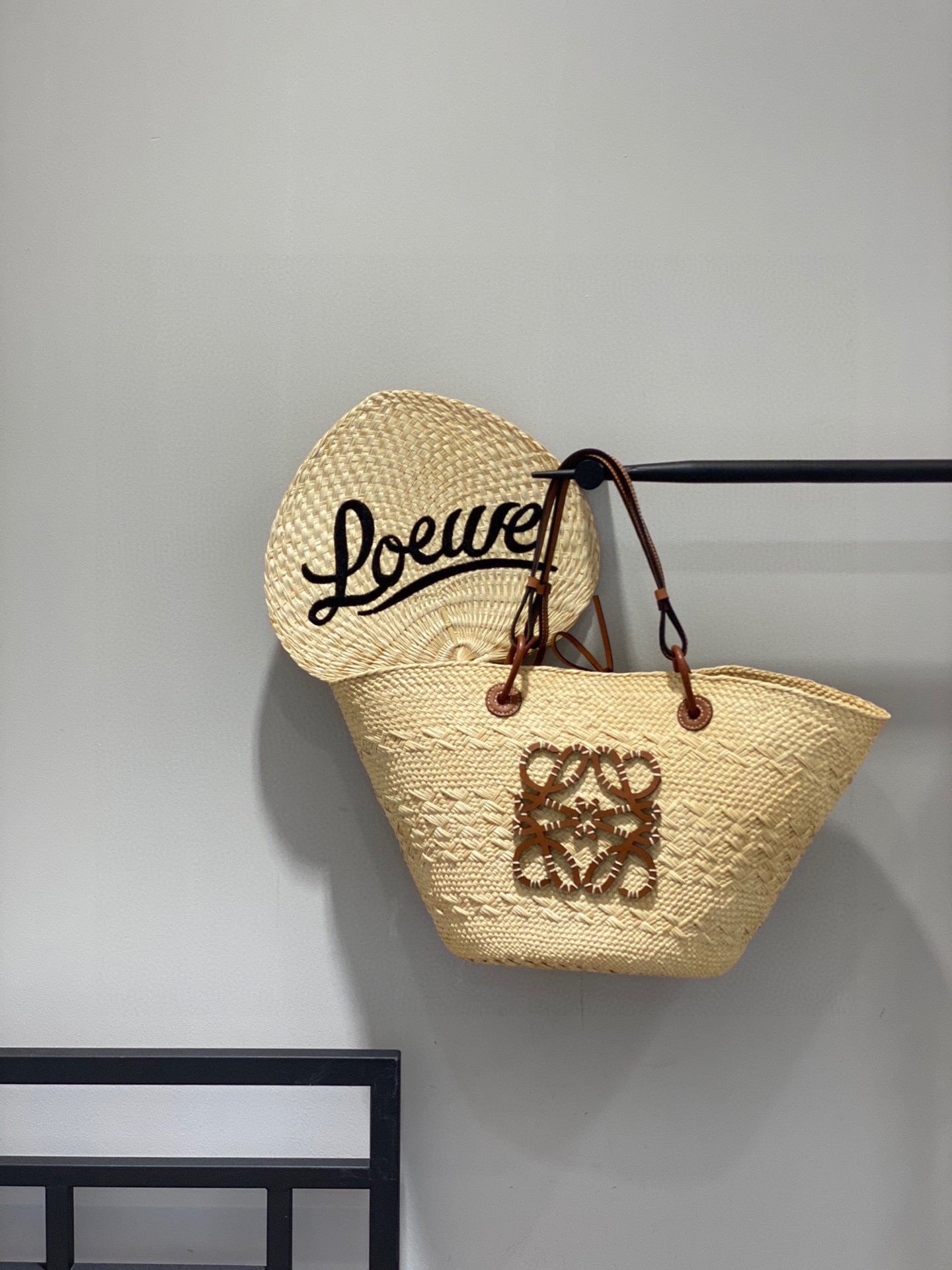 L-OEWE BASKET BAG