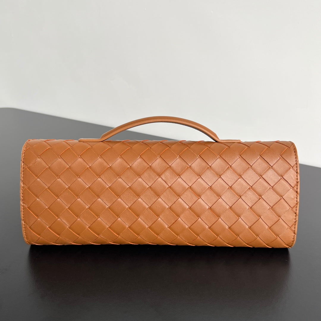 B-ottega Veneta Andiamo Clutch