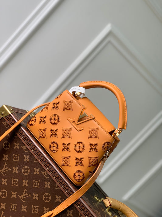 L-V Capucines M22863 SS2023