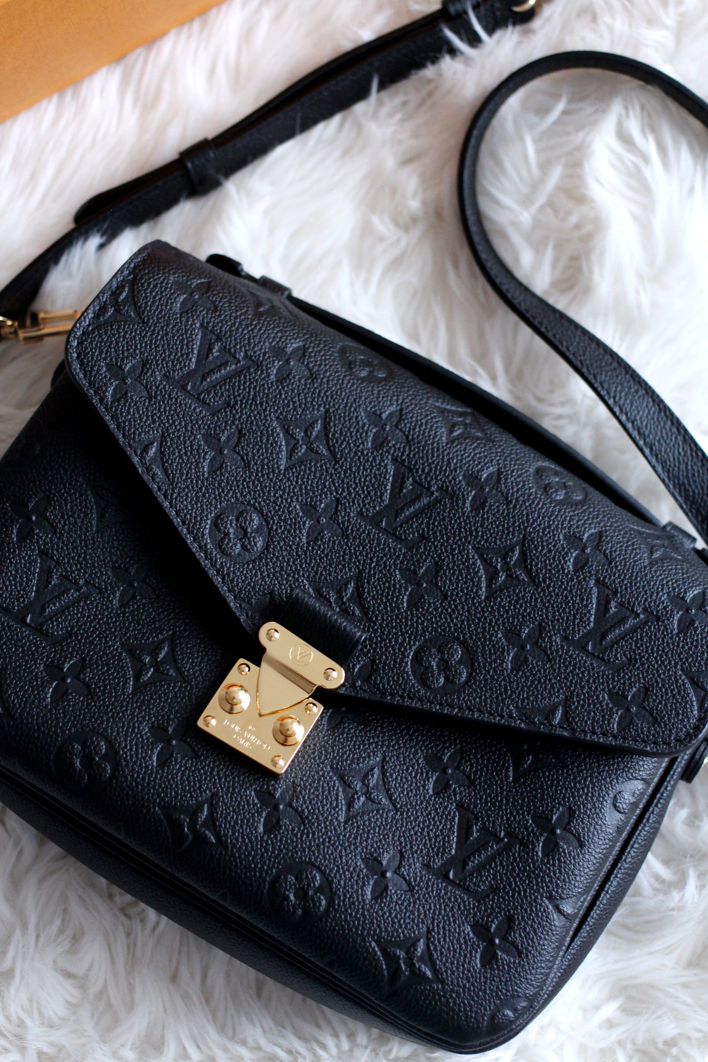 LV Metis Pochette Empreinte